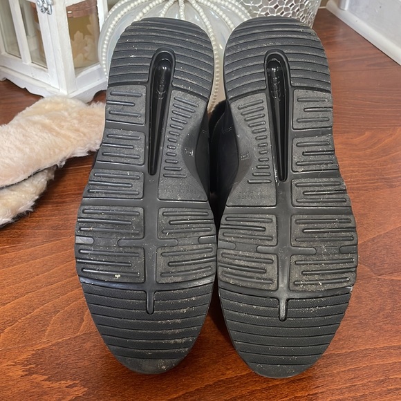 UGG Waterproof Lace-up Boots Size 9.5